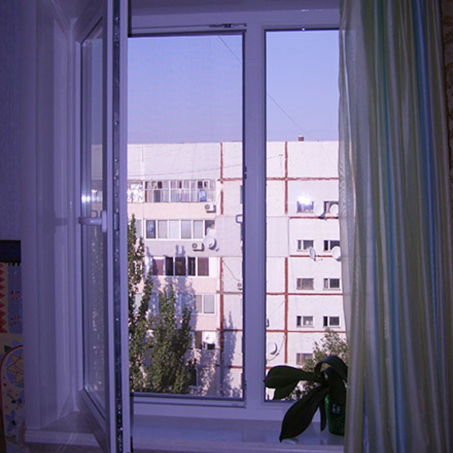 P8313415